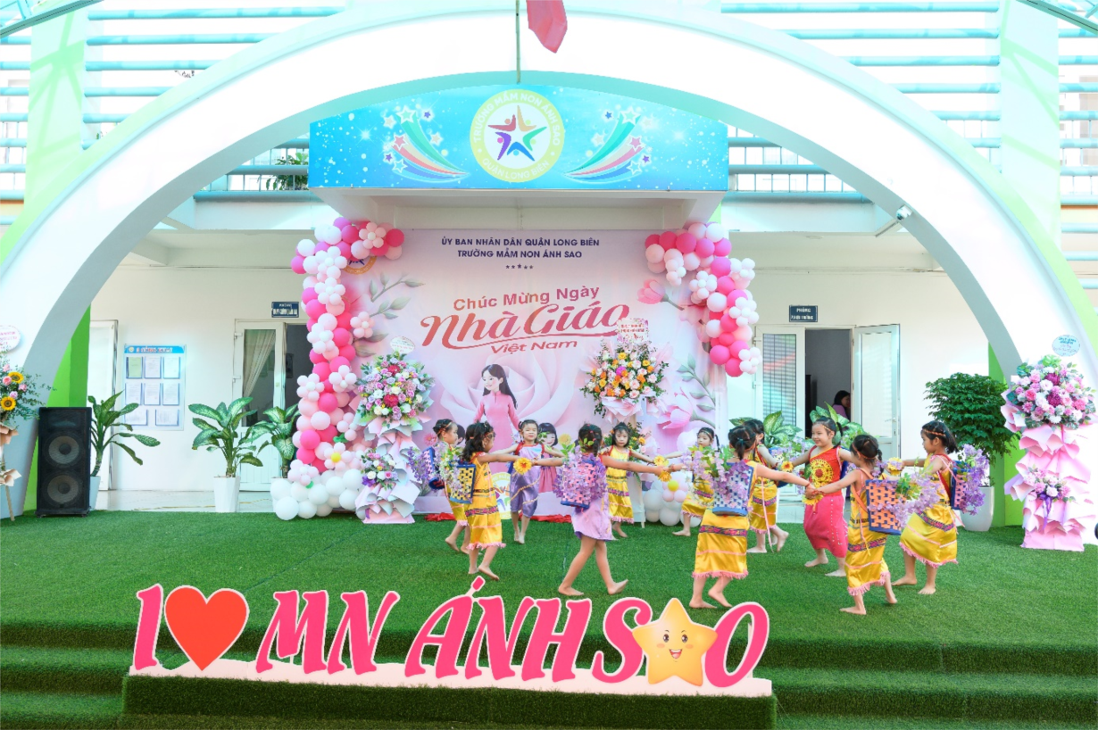 Alvin1 - tham gia văn nghệ chào mừng 20/11