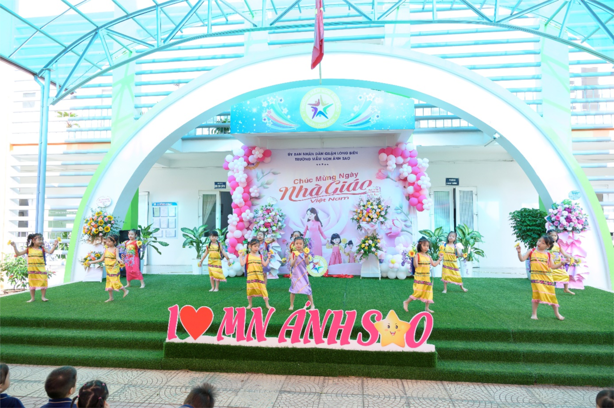 Alvin1 - tham gia văn nghệ chào mừng 20/11