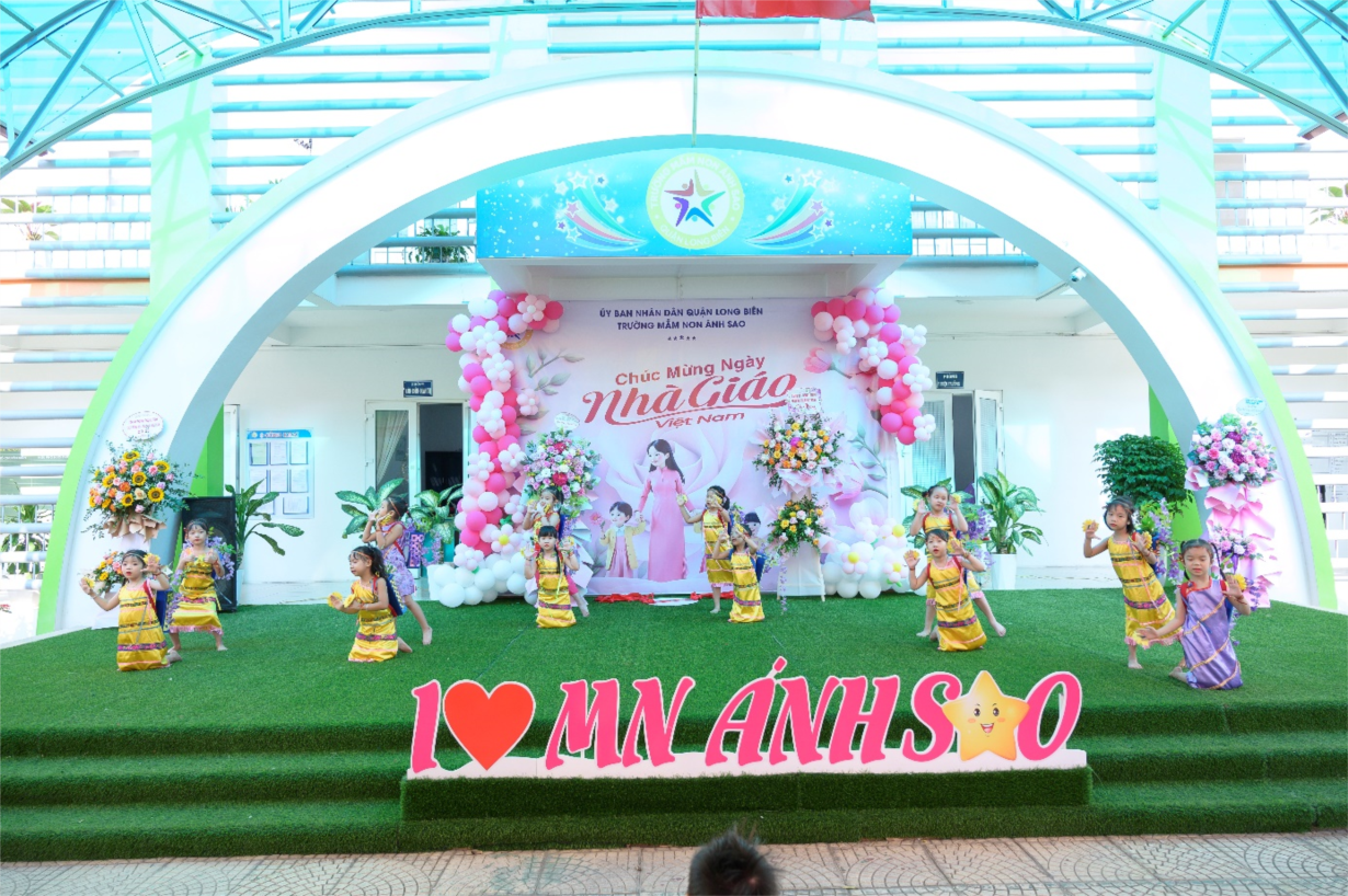 Alvin1 - tham gia văn nghệ chào mừng 20/11