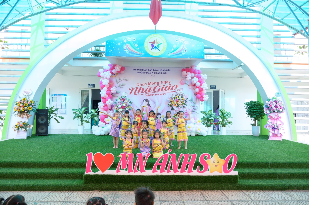 Alvin1 - tham gia văn nghệ chào mừng 20/11