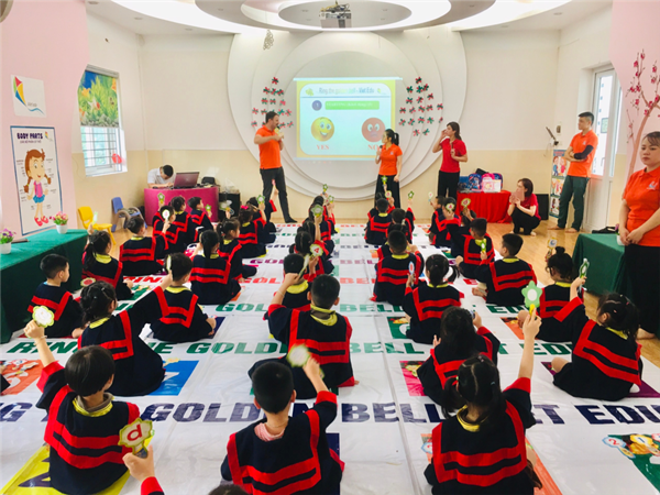 Các bé MGN B4 tham gia thi   Rung chuông vàng 