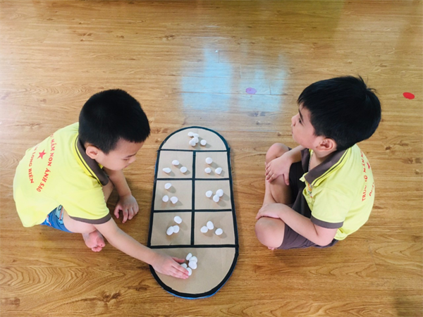 Các bé MGN B4 chơi trò chơi dân gian