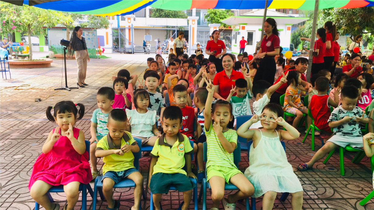 Các bé MGN B4 với sự kiện BACK TO SCHOOL