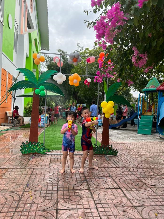Các bé lớp MGN B4 với Lễ hội Water Day