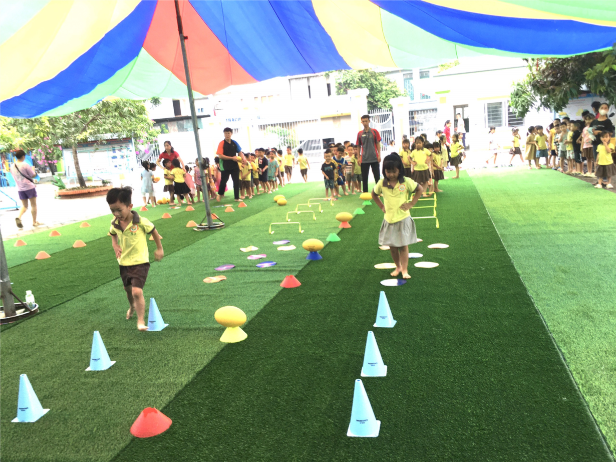 Hình ảnh các bé lớp MGN B1 tham gia ngày hội Open day