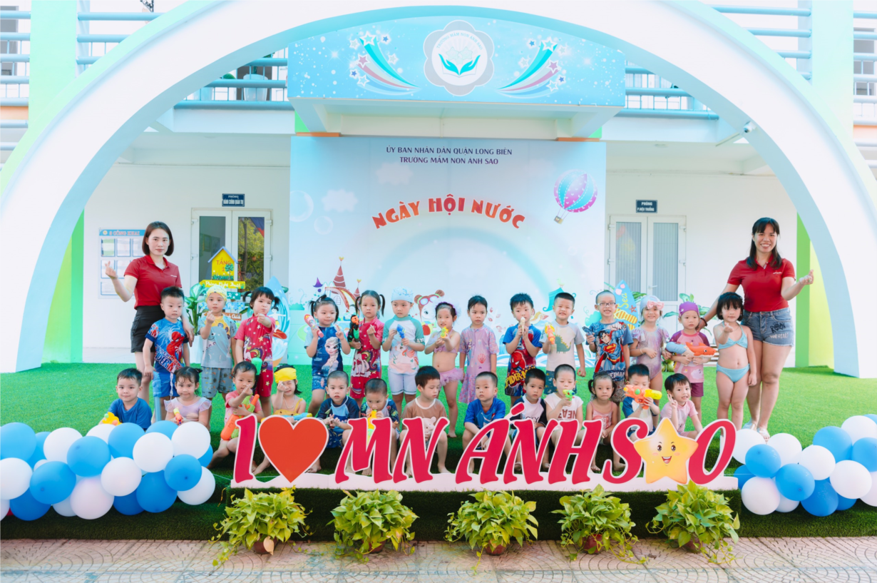 Các bé lớp MGN B3 tham gia  Ngày hội nước  !