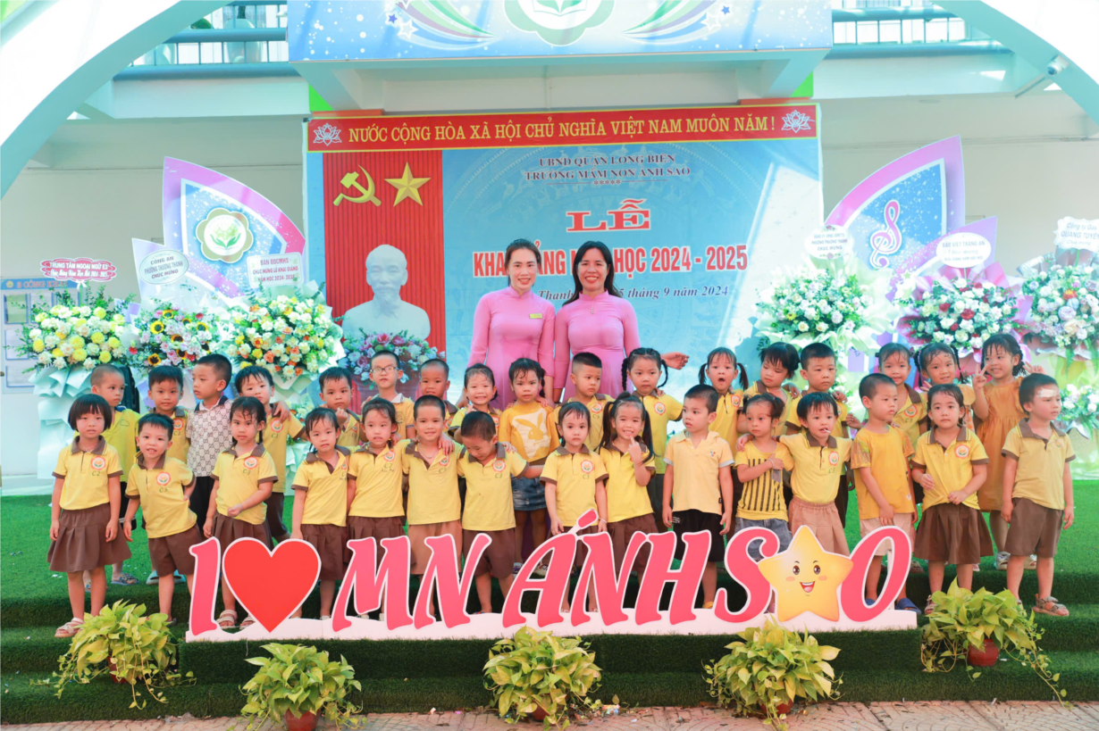 Các bé lớp B3 tham gia ngày khai giảng năm học 2024- 2025!