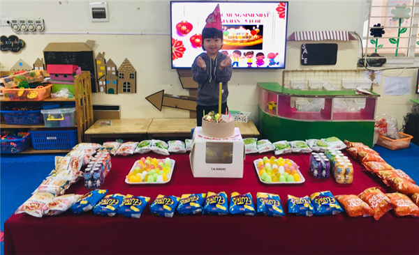 Chúc mừng sinh nhật bạn Gia Hân B4