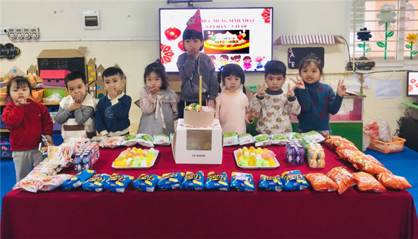 Chúc mừng sinh nhật bạn Gia Hân B4