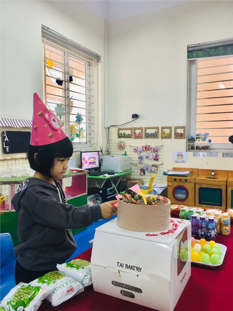 Chúc mừng sinh nhật bạn Gia Hân B4