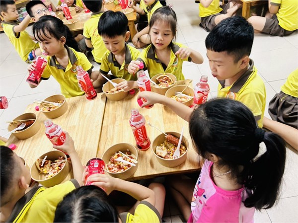 🎊🎊 𝐋Ễ 𝐓Ổ𝐍𝐆 𝐊Ế𝐓 𝐍𝐀̆𝐌 𝐇𝐎̣𝐂 - 𝐕𝐔𝐈 𝐓Ế𝐓 𝐓𝐇𝐈Ế𝐔 𝐍𝐇𝐈 𝟏/𝟔 của các bạn nhỏ lớp MGL A2 năm học 2023-2024🎉🎉👩🏻🎓    