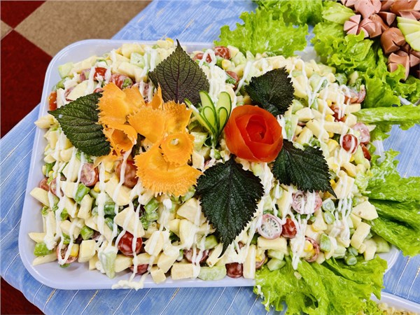 Liên hoan chào mừng  Kỷ niệm 1 năm thành lập trường  