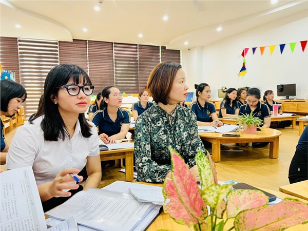  Ảnh đẹp tháng 10 - Tập huấn Chuyên đề: “Phát triển chương trình giáo dục Nhà trường” 