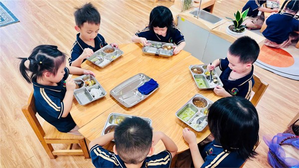  Ảnh đẹp tháng 11 - Hội thi: Quy chế chăm sóc nuôi dưỡng trẻ Năm học 2024 - 2025