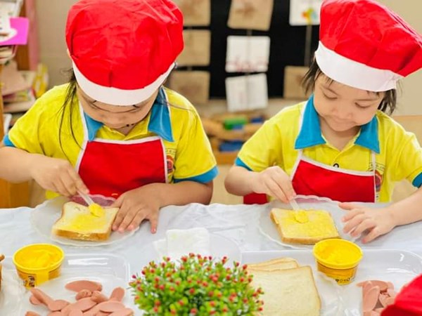 Cùng các bạn nhỏ lớp MGN B3 𝐋𝐚̀𝐦 𝐁𝐚́𝐧𝐡 𝐌𝐲̀ 𝐊𝐞̣𝐩