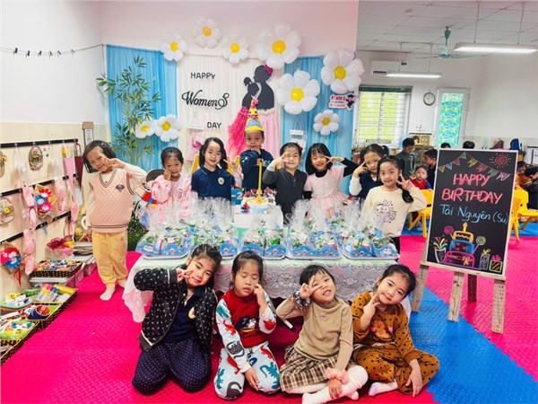 Album ảnh tháng 11: Chúc mừng sinh nhật Tài Nguyên 5 tuổi