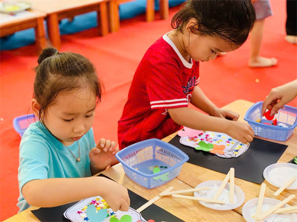 Ảnh đẹp tháng 9: Các bé MGN B4 với Ngày hội sắc màu