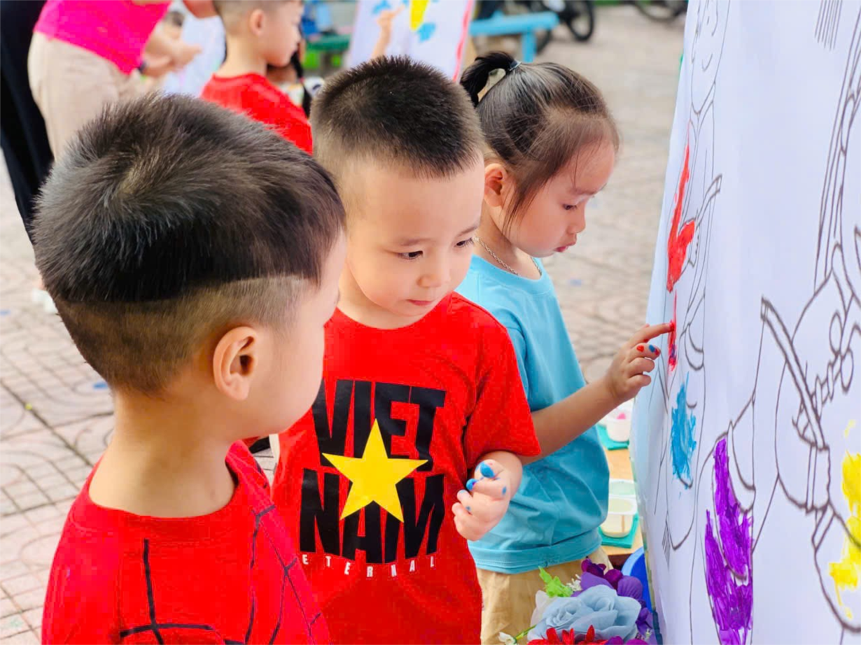 Ảnh đẹp tháng 9: Các bé MGN B4 với Ngày hội sắc màu