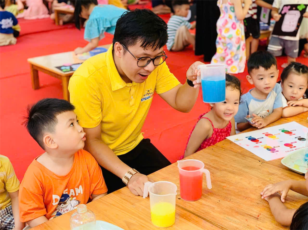 Ảnh đẹp tháng 9: Các bé MGN B4 với Ngày hội sắc màu