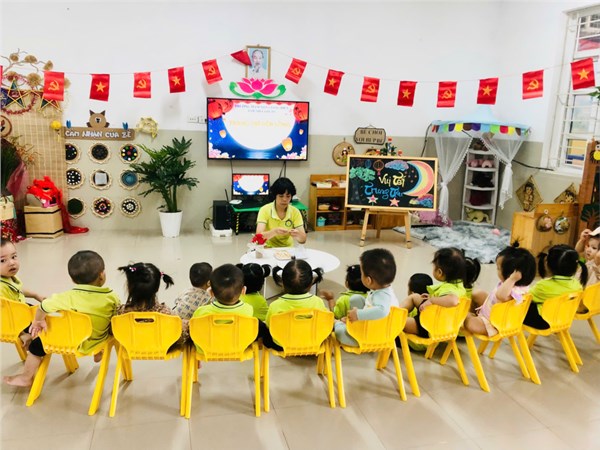 Bé D3 trải nghiệm làm đèn lồng (Album ảnh đẹp tháng 10)