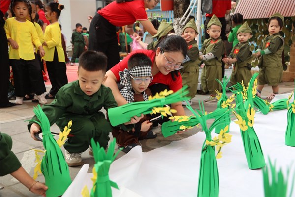 🌻🌻 TRƯỜNG MN HOA HƯỚNG DƯƠNG TỔ CHỨC HOẠT ĐỘNG “CHÀO MỪNG KỶ NIỆM 79 NĂM NGÀY TOÀN QUỐC KHÁNG CHIẾN (19/12/1946 - 19/12/2025) VÀ 81 NĂM NGÀY THÀNH LẬP QUÂN ĐỘI NHÂN DÂN VIỆT NAM (22/12/1944 - 22/12/2025)” 🇻🇳🇻🇳 CHO 100% CÁC CHIẾN SĨ NHÍ TRONG NHÀ TRƯỜNG 🌻🌻