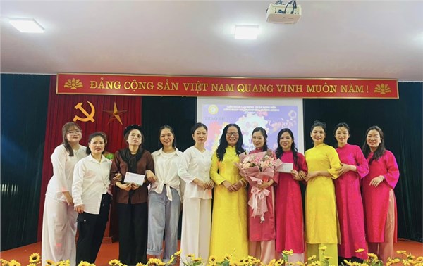 🌻🌻 TẬP THỂ CBGVNV TRƯỜNG MN HOA HƯỚNG DƯƠNG CHÀO MỪNG 115 NĂM NGÀY QUỐC TẾ PHỤ NỮ (8/3/1910 - 8/3/2025) & HƯỞNG ỨNG TUẦN LỄ ÁO DÀI 2025 🌻🌻