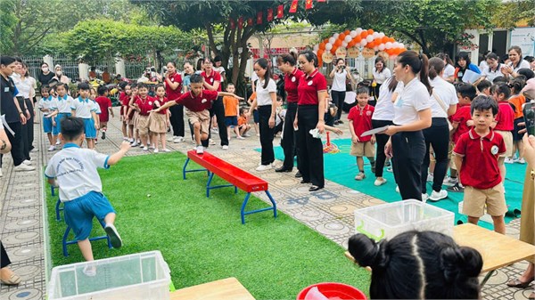 Liên hoan chúng cháu vui khỏe