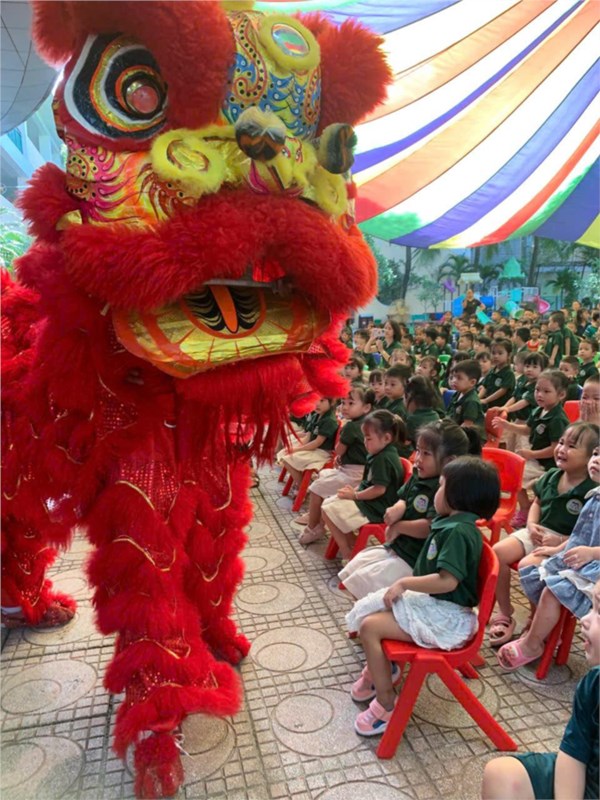 Tưng bửng những ngày tháng 10