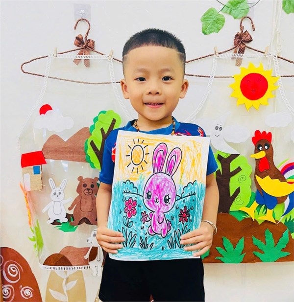 Thư viện ảnh Album ảnh đẹp tháng 6: Nhũng hình ảnh đẹp của các bạn nhỏ lớp MGB C2 tham gia hoạt động tô màu bức tranh chú thỏ.