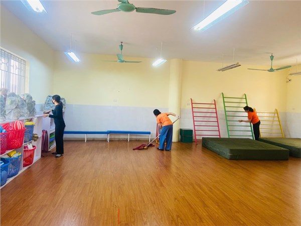 Thư viện ảnh tháng 3: Công tác vệ sinh phòng chống dịch bênh được duy trì tại nhà trường