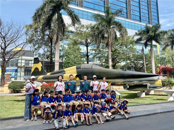 Thư viện ảnh tháng 4: Chuyến tham quan vui vẻ, bổ ích của các bạn nhỏ Trường MN Việt Hưng.