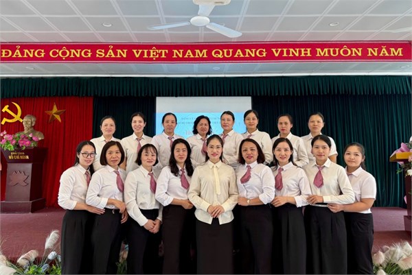 Thư viện ảnh tháng 12 - HỘI NGHỊ KIỂM ĐIỂM, ĐÁNH GIÁ XẾP LOẠI CHẤT LƯỢNG CHI BỘ, ĐẢNG VIÊN NĂM 2025_CHI BỘ TRƯỜNG MN VIỆT HƯNG
