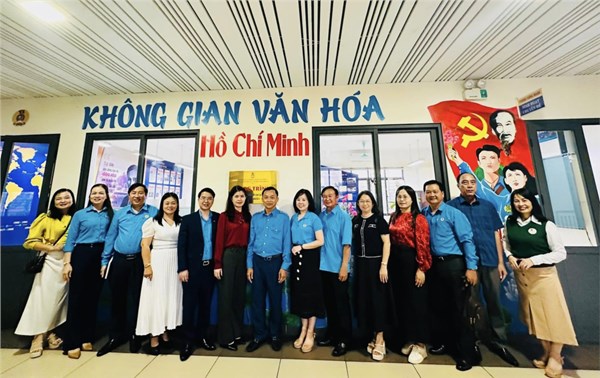 DKPS vinh dự được tiếp đón Đoàn công tác của LĐLĐ tỉnh Hậu Giang tham quan mô hình  Góc thư giãn Công đoàn  và mô hình  Không gian văn hóa Hồ Chí Minh 
