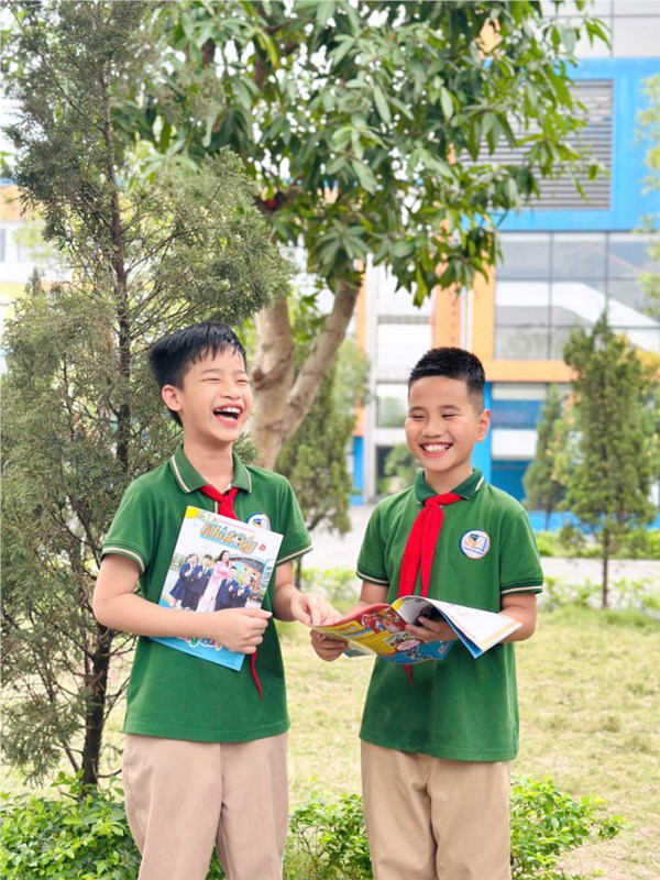 Đọc và làm theo báo Đội