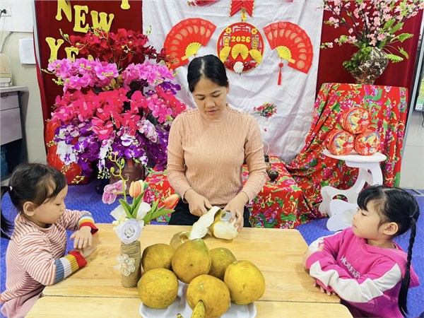 Giờ học KP một số loại quả của các bé lớp MGN B2