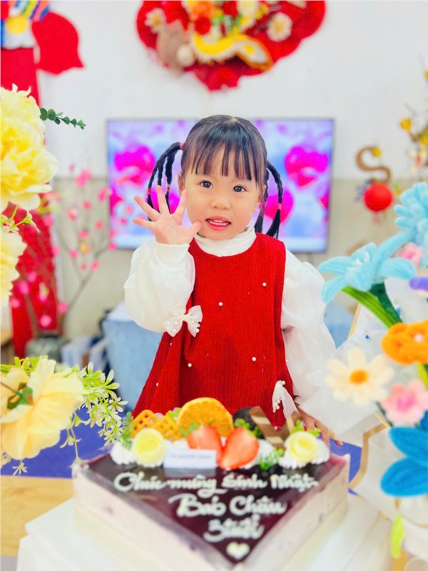 Chúc mừng sinh bạn Bảo Châu tròn 3 tuổi, chúc con sang tuổi mới mạnh khỏe, chăm ngoan nhé