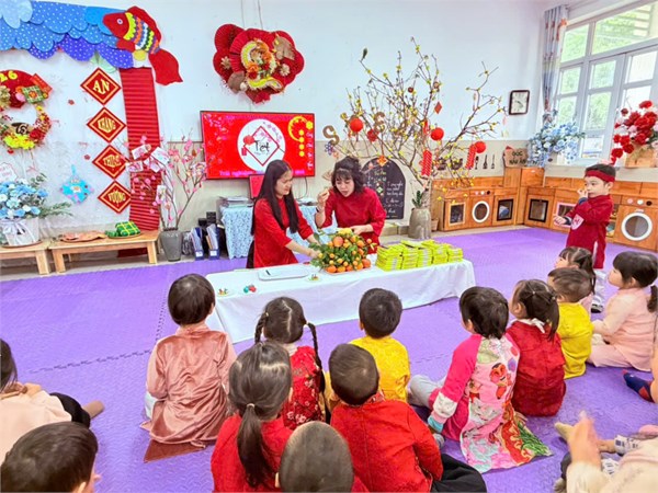 Hoạt động trải nghiệm nặn mâm ngũ quả gày Tết của lớp MGB C3