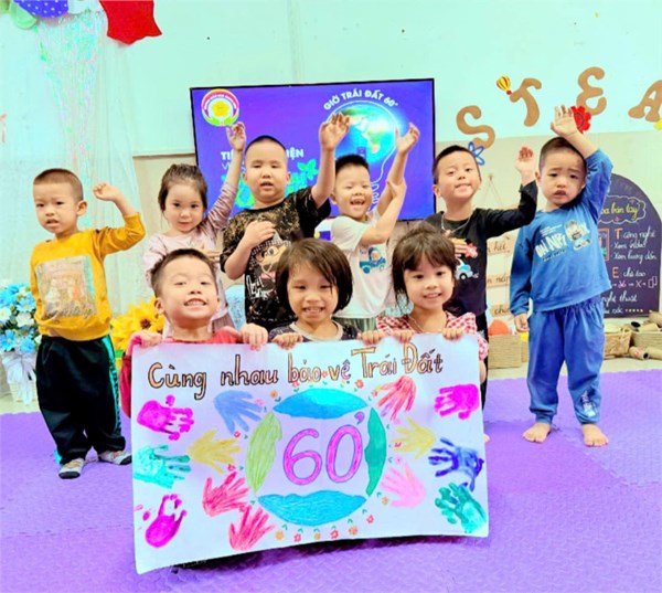 Hưởng ứng giờ trái đất của các bé lớp MGB C3