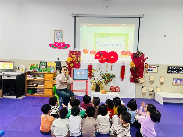 Hình ảnh các bé lớp NTD2 trong giờ hoạt động tạo hình