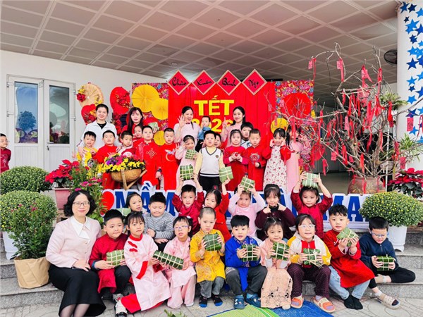 Hoạt động trải nghiệm   Bé làm bánh chưng  