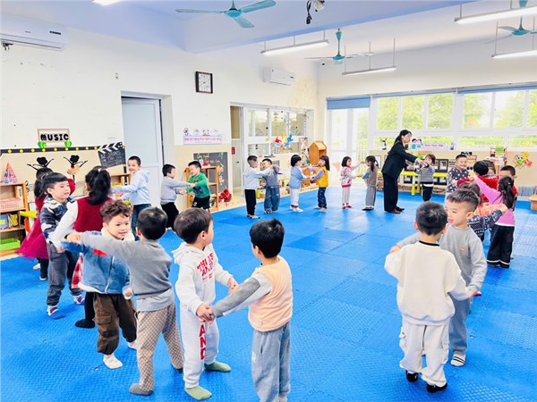 Giờ học thể dục thú vị lớp B2